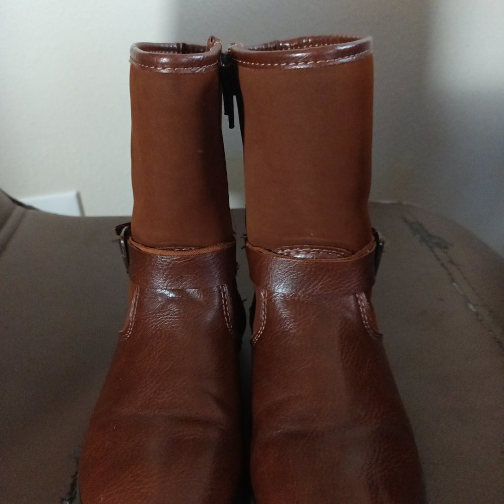 Boots - Picture 2 of 3